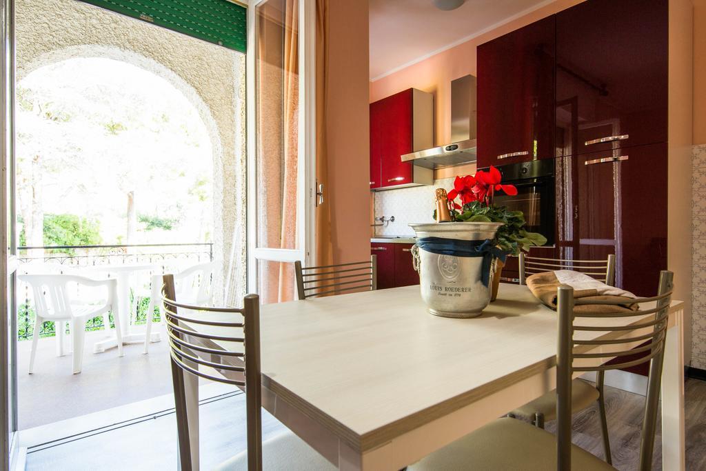 Hotel Riviera Pietra Ligure Exterior photo