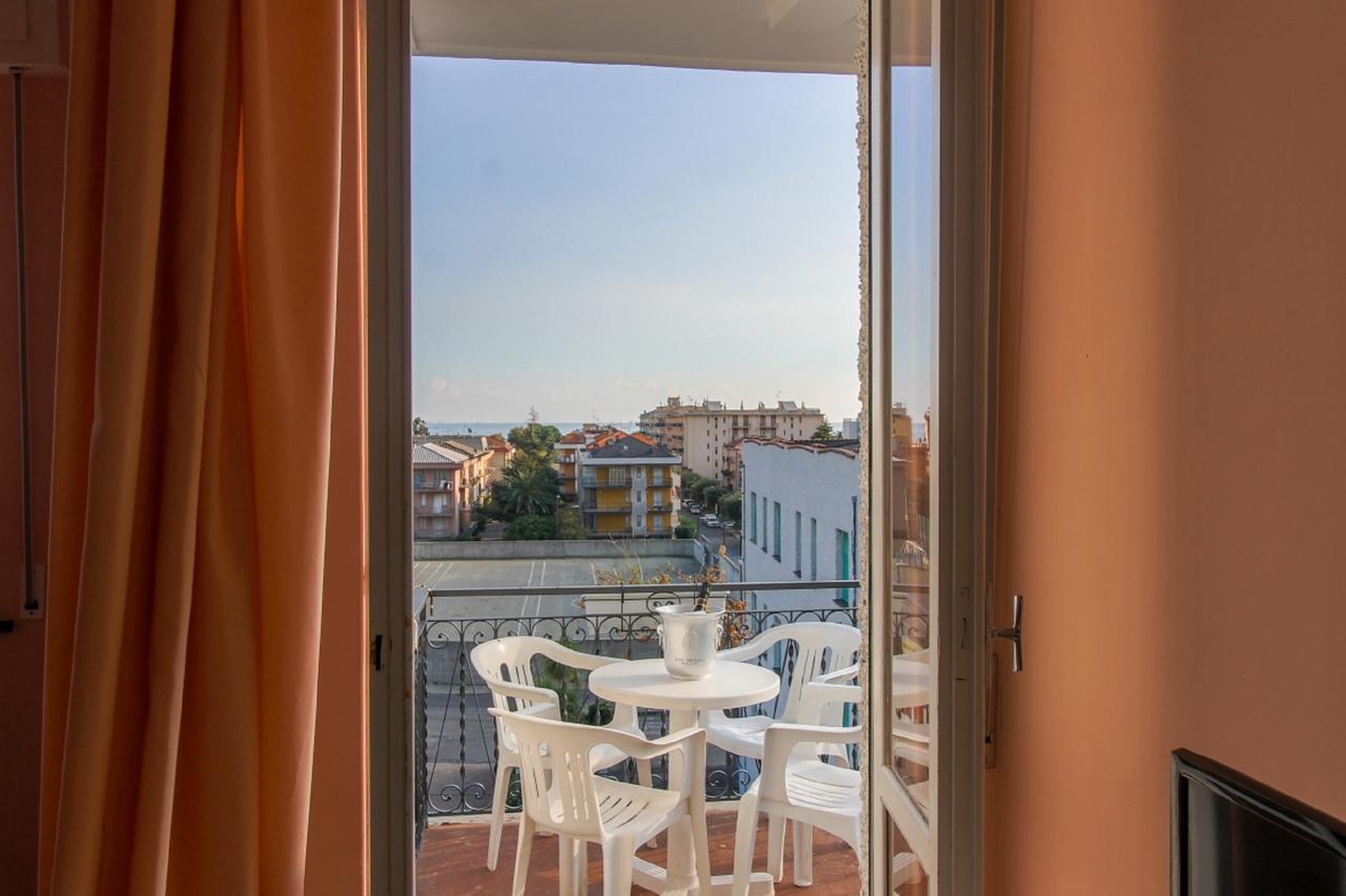 Hotel Riviera Pietra Ligure Exterior photo