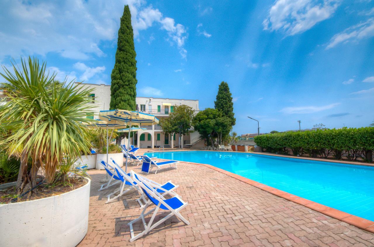 Hotel Riviera Pietra Ligure Exterior photo