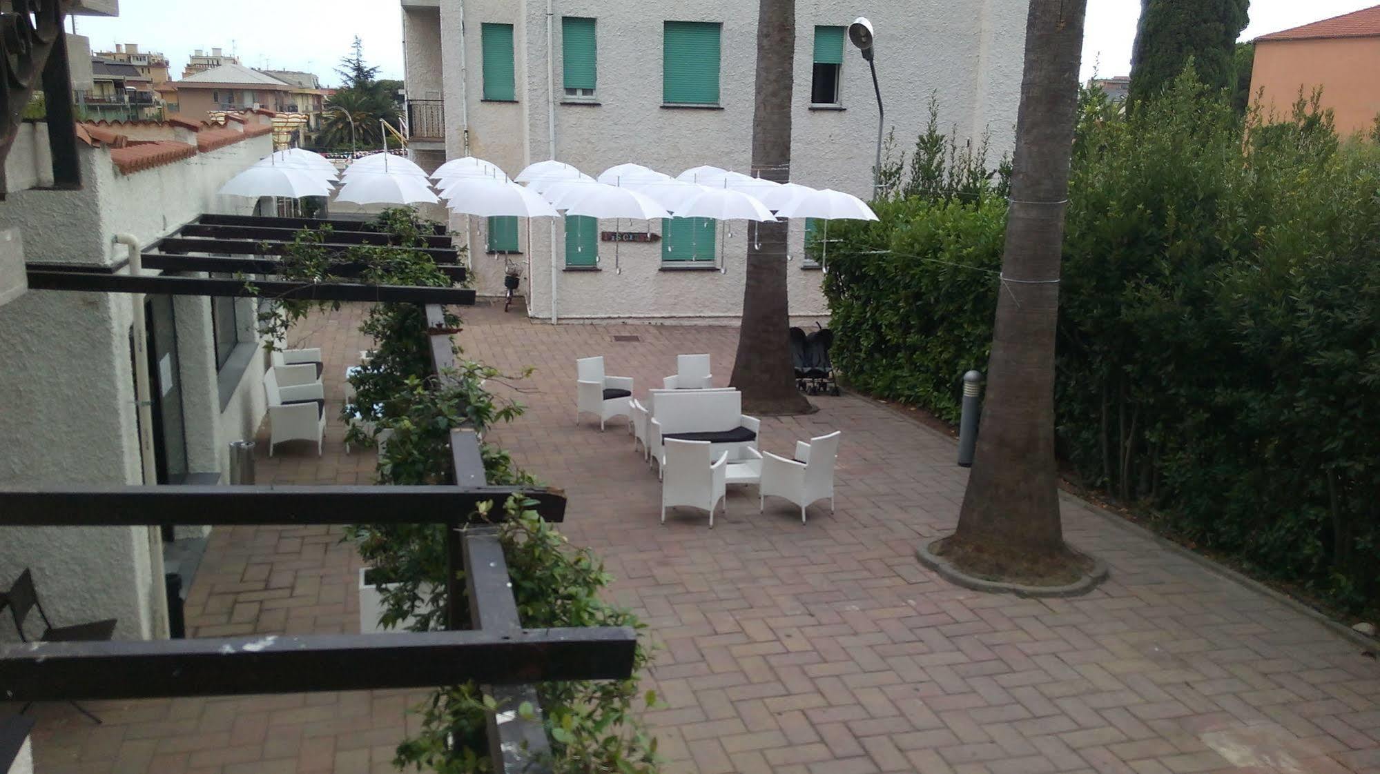 Hotel Riviera Pietra Ligure Exterior photo