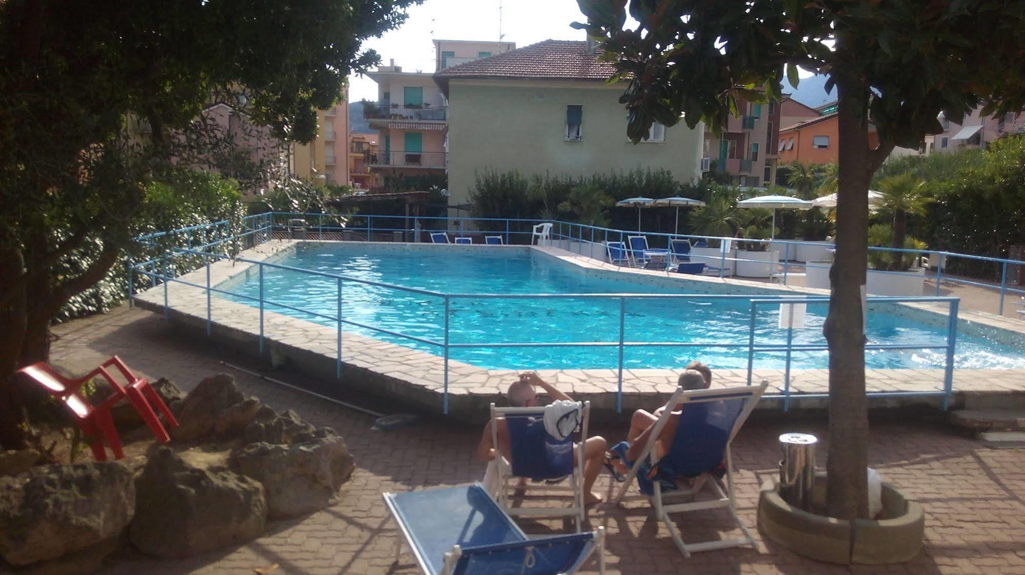 Hotel Riviera Pietra Ligure Exterior photo