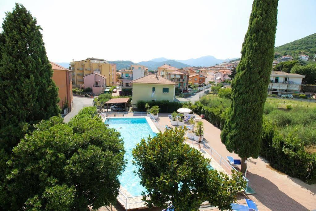 Hotel Riviera Pietra Ligure Exterior photo